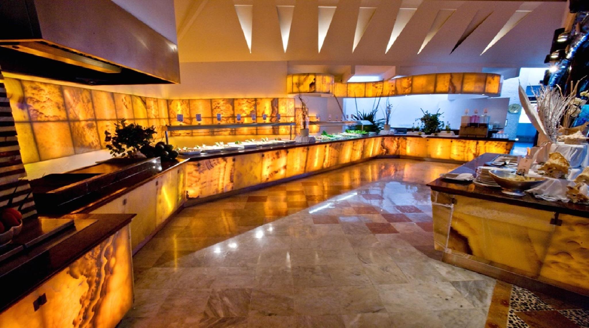 Sunset Marina & Yacht Club Hotel Канкун Екстериор снимка
